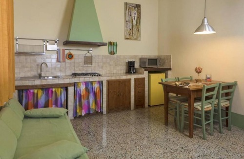 Castel San Gimignano Apartment | Edera cozy house in Tuscan village