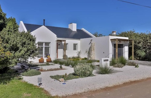 Kleinmond Apartment | Efcharisto Cottage Sea, Style & Serenity