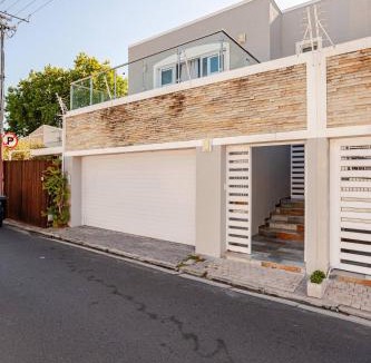 Claremont House | Elegant 4-Bedroom House Rental in Cape Town