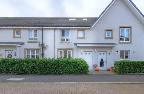 Liberton House | Elegant 4BR Home | Parking | City Centre | Sleeps7