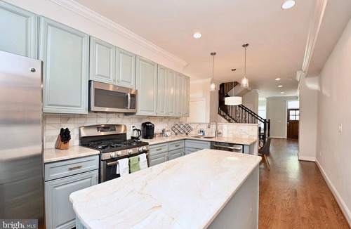Near Northeast House | Elegant 5BR home 1 mile from Capitol Hill!Free Parking!