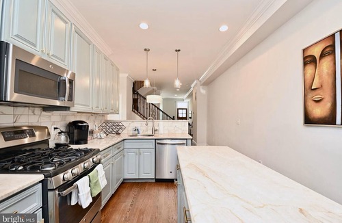 Near Northeast House | Elegant 5BR home 1 mile from Capitol Hill!Free Parking!