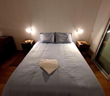 Les Baumettes Apartment | Elegant and comfortable 3 room, beach & transport within walking distance