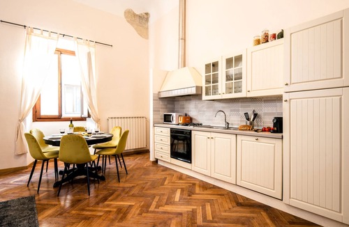 Santissima Annunziata Apartment | Elegant and historic 3-Bedroom in city center