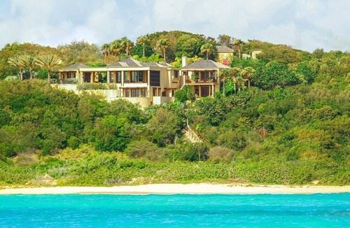Sandy Hill Villa | Elegant four bedroom villa with gorgeous beach view