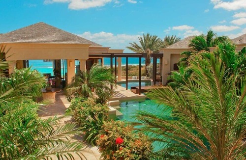 Sandy Hill Villa | Elegant four bedroom villa with gorgeous beach view