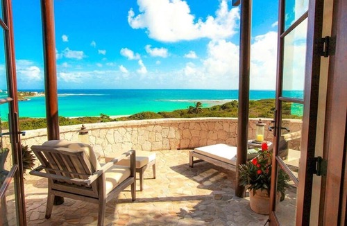 Sandy Hill Villa | Elegant four bedroom villa with gorgeous beach view