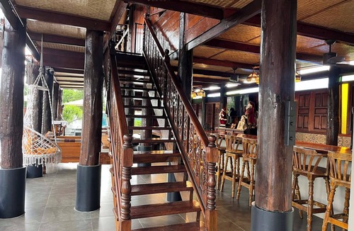 Phra Yun Villa | Elephant House and Pool Villas #5 1bedroom queen size bed villa with fan & bath
