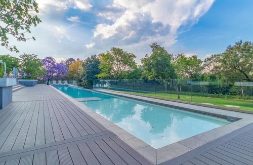 Greater Johannesburg Metropolitan Area Apartment | Embassy Towers