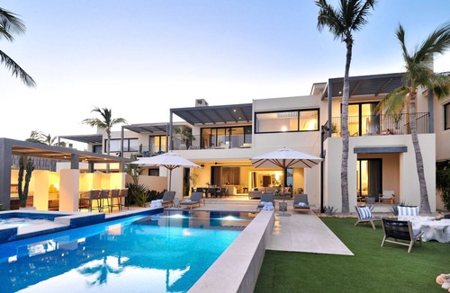 El Medano Ejidal Villa | Enjoy 15% OFF- Luxury Beachfront Villa in Cabo with Private Chef & Butler. Pool