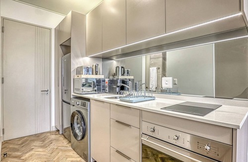 Greater Johannesburg Metropolitan Area Apartment | Enjoy your stay at the luxurious Urban Boutique apartment, Rosebank Johannesburg