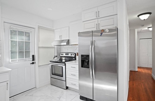 Forest Glen House | Entire 3 Bedroom - Silver Spring 5 Min walk to Metro