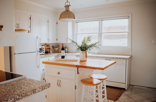 Okanagan-Similkameen House | Entire home - 4 mins from 2 lakes & private fenced yard for your kids and pets