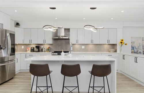 Horseshoe Bay House | Entire home near water, shops and park in West Van
