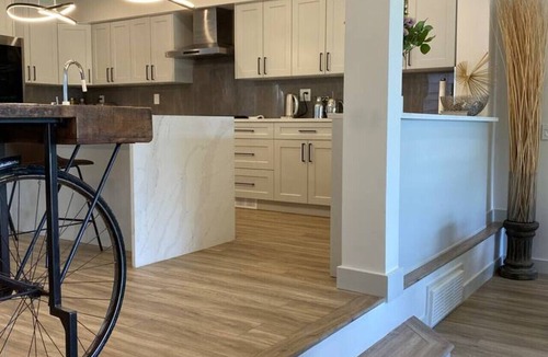 Horseshoe Bay House | Entire home near water, shops and park in West Van