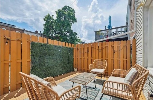 Truxton Circle House | Entire Rowhome in Northwest Washington (Dedicated Parking Spot Available)