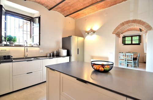 San Gimignano Villa | Entire Tuscan farmhouse with private pool between Siena and Florence