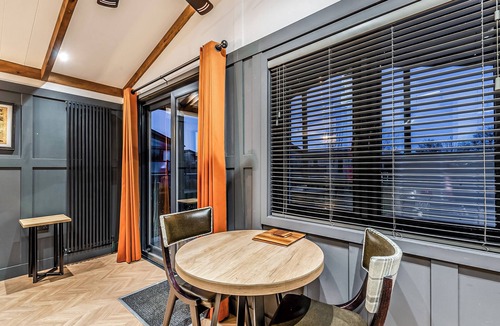 Saintbury Ski Chalet | Ettington Lodge Premier