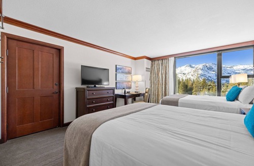 Olympic Valley Resort | Everline Resort & Spa Deluxe Valley View 2 Queens