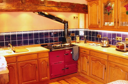 Hook Norton Cottage | Exclusive private outdoor Hot Tub for your use only.