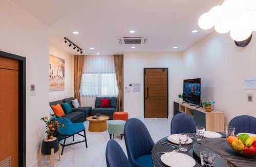 Phra Khanong Nuea Villa | EXCLUSIVE SUKHUMVIT RESIDENCE, 3 Min BTS, Thonglor, 20 Guests