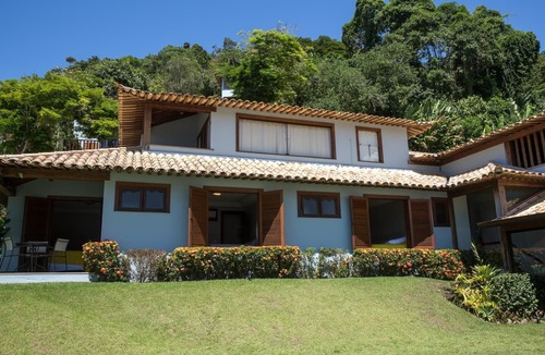 Itanema House | Exclusive Villa in Angra dos Reis. Come relax in paradise.