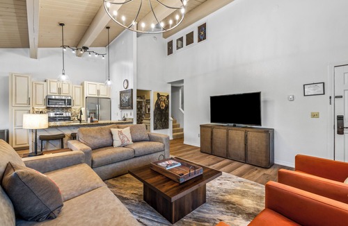 Steamboat Springs House | Expansive Condo! Walk to the Slopes! Winter Shuttle! Heated Pool & Hot Tub!