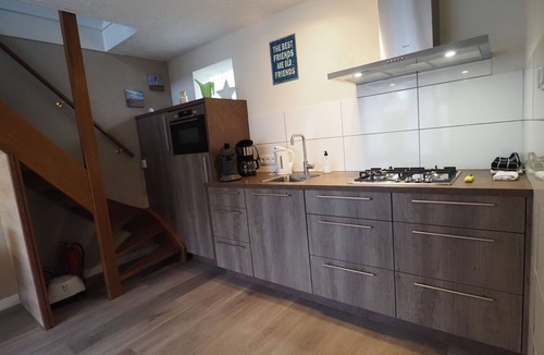 Egmond aan Zee House | Experience a wonderful vacation by the sea in this comfortable apartment: 2 bedrooms, bathroom, fully equipped kitchen and private terrace.