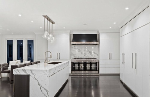 West Vancouver House | Experience Opulent West Coast Living in This 6BR, 3BA Estate