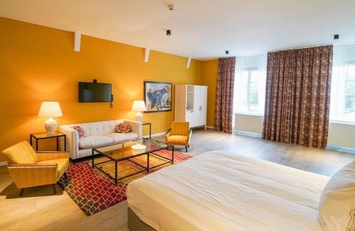 Alkmaar Hotel | Explore Alkmaar from Historic Prison Room