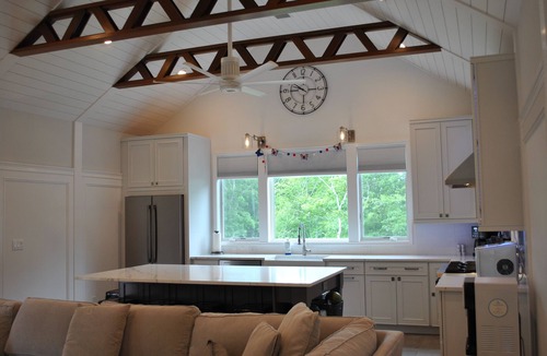Springs House | Exquisite New Hampton Home in a Perfect Location