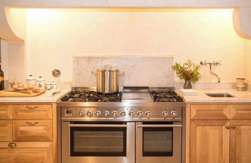 Settignano Villa | FABULOUS 4BD VILLA WITH MAGNIFICENT POOL & VIEWS, LOCATED JUST MINUTES TO DOWNTOWN FLORENCE!