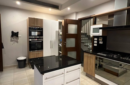 Dream Land Villa | Fabulous 5-bedroom villa with AC in Giza Governorate