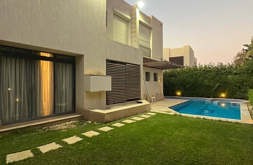 Dream Land Villa | Fabulous 5-bedroom villa with AC in Giza Governorate