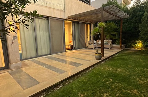 Dream Land Villa | Fabulous 5-bedroom villa with AC in Giza Governorate