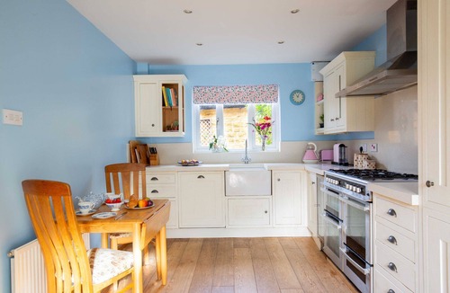 Moreton-in-Marsh Cottage | fabulous and homely dog friendly holiday cottage - Kingsley House