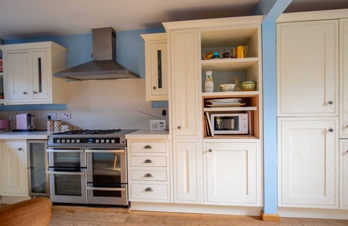 Moreton-in-Marsh Cottage | fabulous and homely dog friendly holiday cottage - Kingsley House