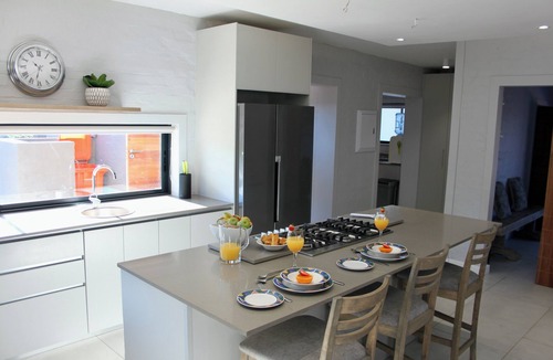 Myoli Beach House | Fabulous four bedroom main house with WiFi in Sedgefield, near to the beach