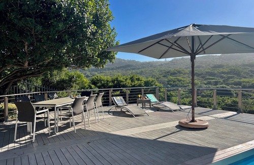 Myoli Beach House | Fabulous four bedroom main house with WiFi in Sedgefield, near to the beach