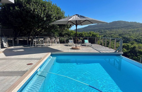 Myoli Beach House | Fabulous four bedroom main house with WiFi in Sedgefield, near to the beach