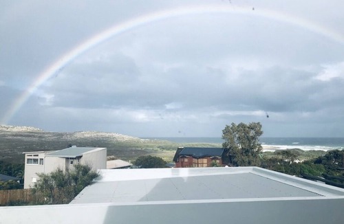Cape Peninsula Villa | Fabulous newly renovated family-friendly beach house with great views