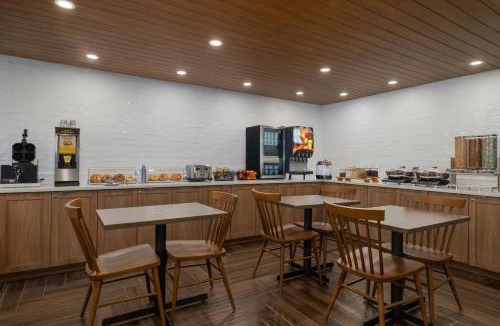 Clinton Hotel | Fairfield by Marriott Inn & Suites Clinton