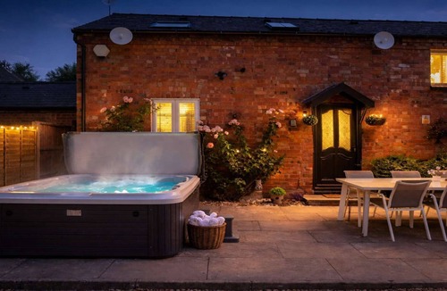 Saintbury Cottage | Falstaff Cottage - Sleeps up to 5 - Stratford upon Avon