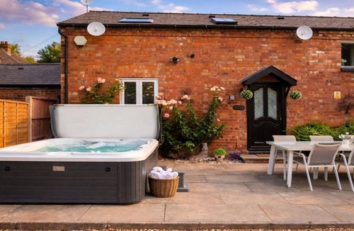 Saintbury Cottage | Falstaff Cottage - Sleeps up to 5 - Stratford upon Avon