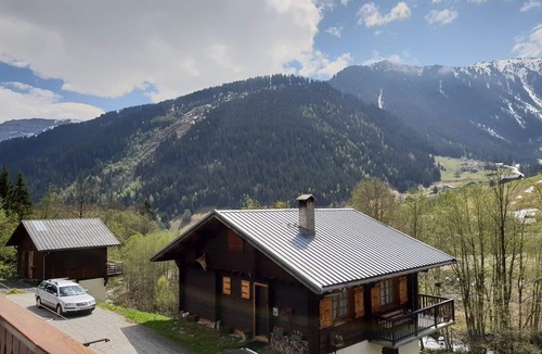Beaufort Ski Chalet | Family-Friendly Chalet, 4 Bedrooms, Sleeps 12, Ski-in/Ski-out, Stunning Mountain Views