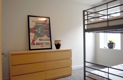 Hollyburn Apartment | Family-Friendly 2BR Ambleside Suite Near Beach & Trails
