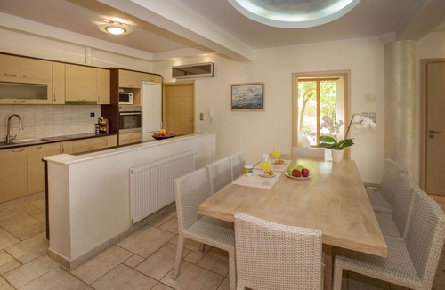 Marathon House | Family Getaway in Marathon by GHH