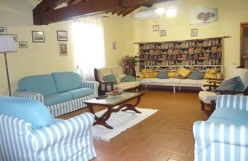 Santa Reparata House | Family Holiday Tuscan villa: Pool, fenced garden, A.C. WI.FI 14 Guests 7 rooms