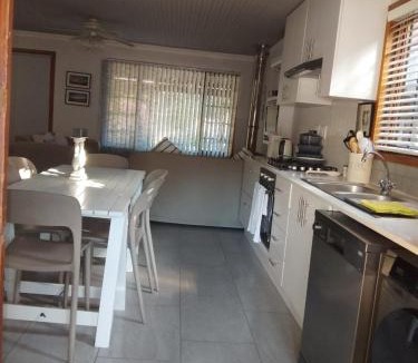 Cape Winelands Apartment | Family Home alongside river - De Hollandsche Molen