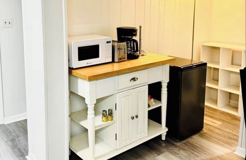 Wheaton-Glenmont House | Family house ، Near Washington, DC ، 5 bedrooms ، 6 beds ، 2BR ، free parking